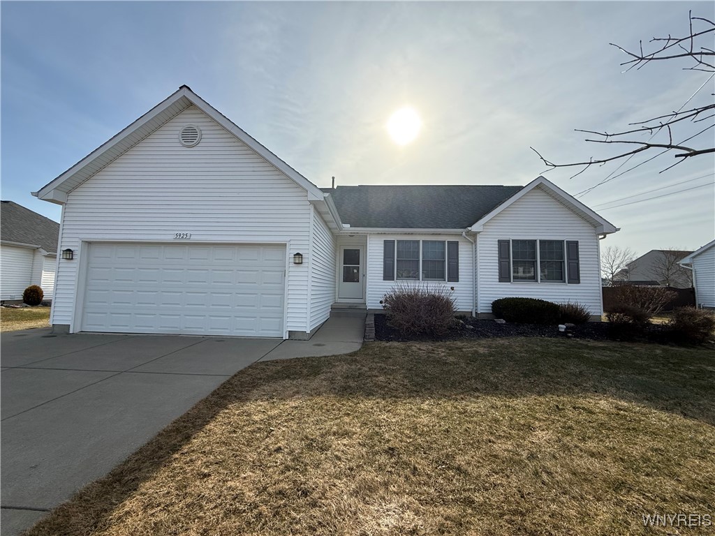 5925 Lakecrest Drive, Hamburg, New York image 1