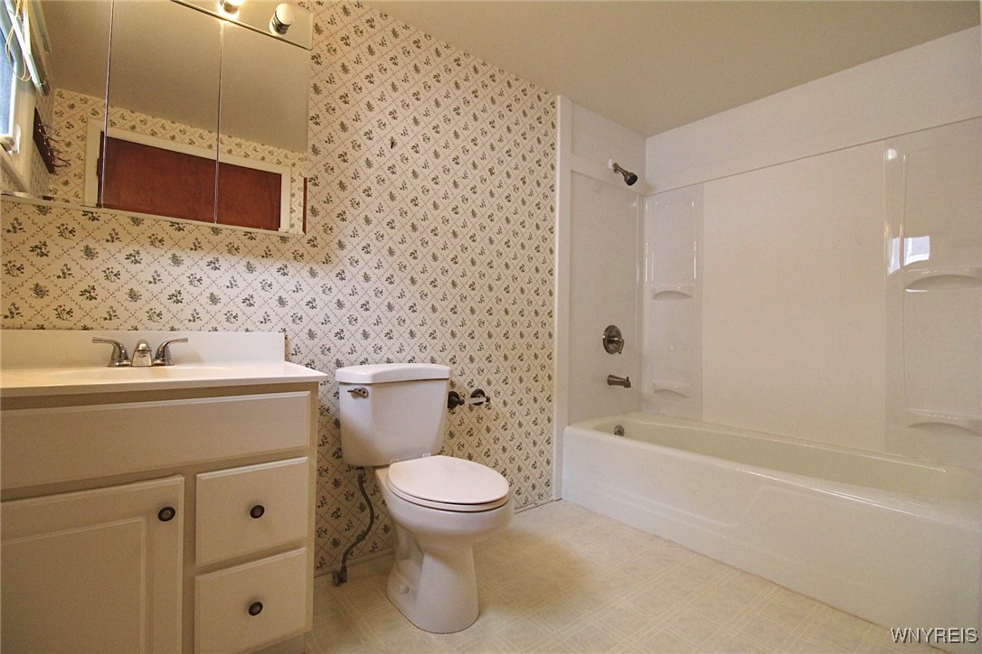 Ridgeway, New York 14103, United States, 4 Bedrooms Bedrooms, ,2 BathroomsBathrooms,Residential,Active,195632