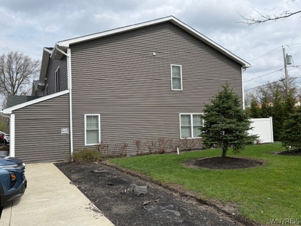 Photo of 46 Roger Chaffee Drive #1, Amherst, NY 14228 (MLS # B1674004)