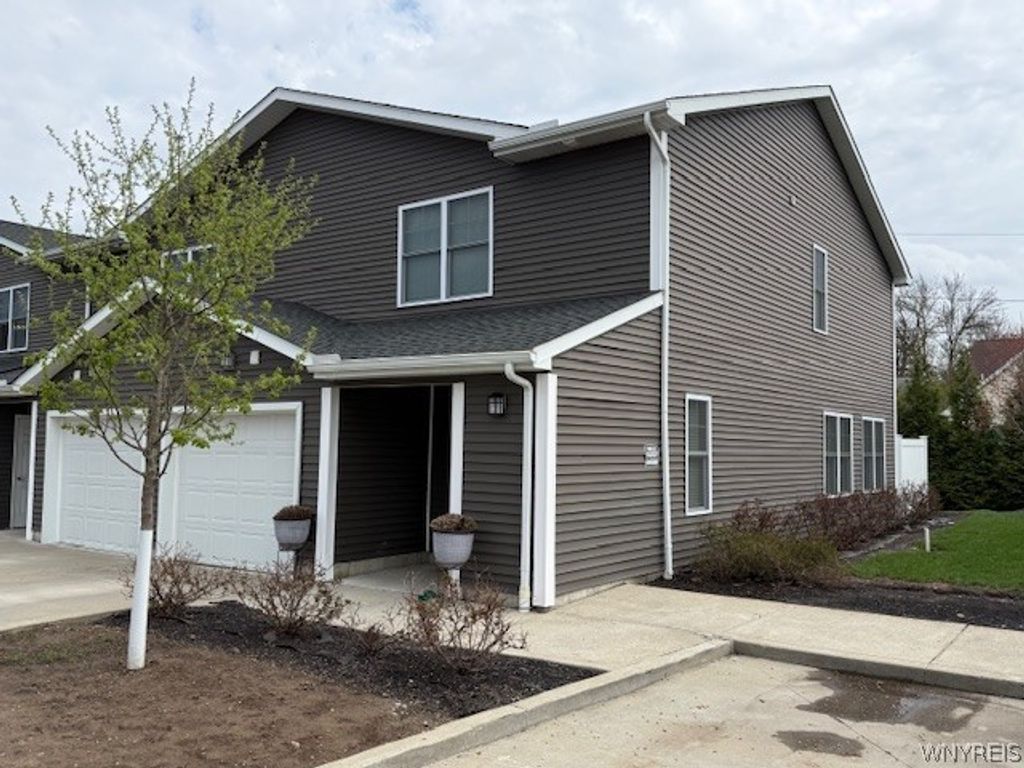 Photo of 46 Roger Chaffee Drive #1, Amherst, NY 14228 (MLS # B1674004)