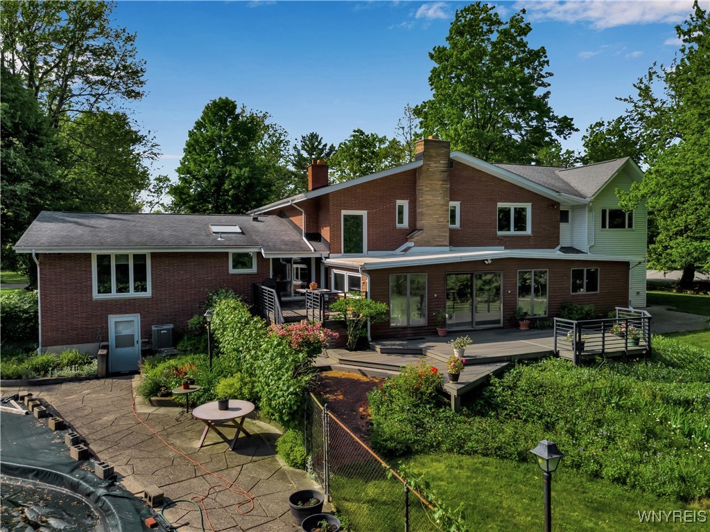 9325 Hunting Valley Road, Clarence, New York image 6