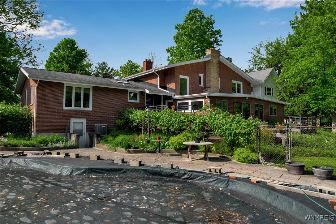 9325 Hunting Valley Road, Clarence, New York image 8