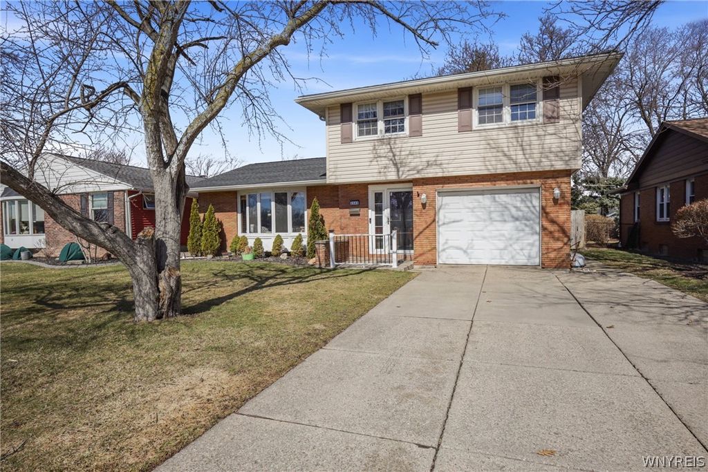 Photo of 2542 Colvin Boulevard, Tonawanda, NY 14150 (MLS # B1664775)