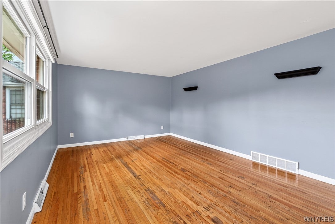 143 Capen Boulevard