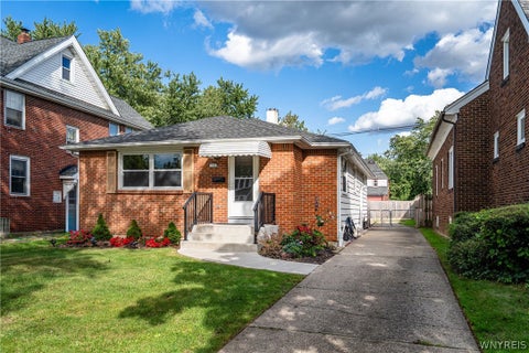 Photo of 143 Capen Boulevard, Amherst, NY 14226 (MLS # B1714165)