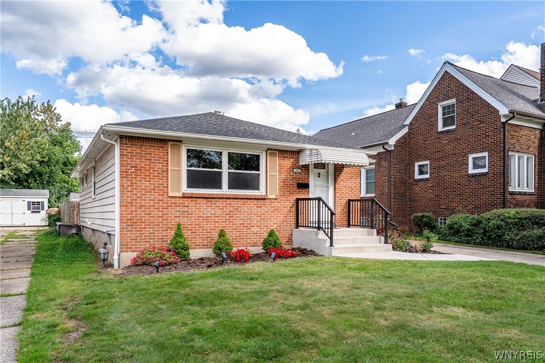 143 Capen Boulevard