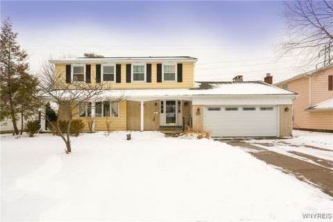 26 Carriage Hill East E Buffalo NY 14221