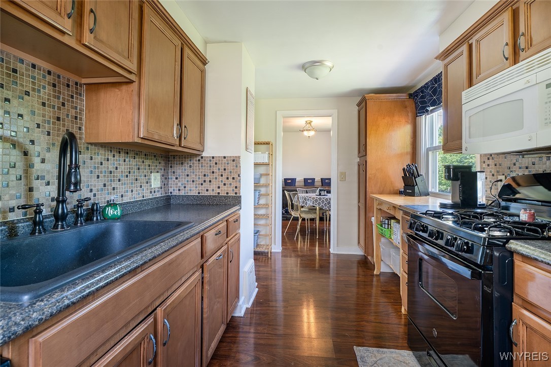 5104 Morgan Parkway, Hamburg, New York image 10