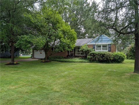 Photo of 8325 Vernon Circle, Clarence, NY 14221 (MLS # B1704244)