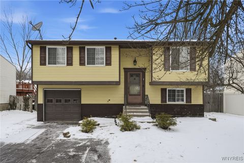 Photo of 31 Greengage Circle, Amherst, NY 14051 (MLS # B1654287)