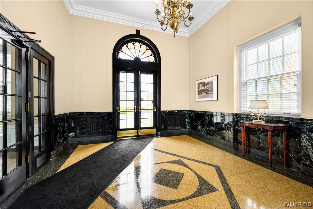 33 Gates Circle 5C