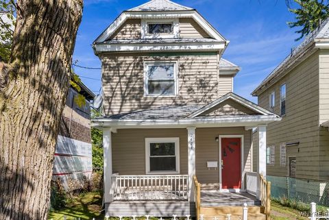 Homes For Sale - 2424 Cudaback Avenue<br/> Niagara Falls, NY 14303