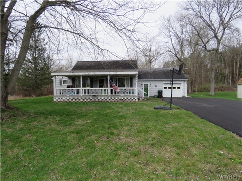 Homes For Sale - 8752 Donahue Road<br/> Genesee County, Batavia, NY 14020