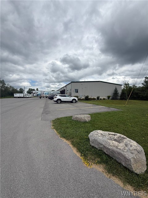Photo of 3600 Commerce Parkway, Lancaster, NY 14086 (MLS # B1703309)