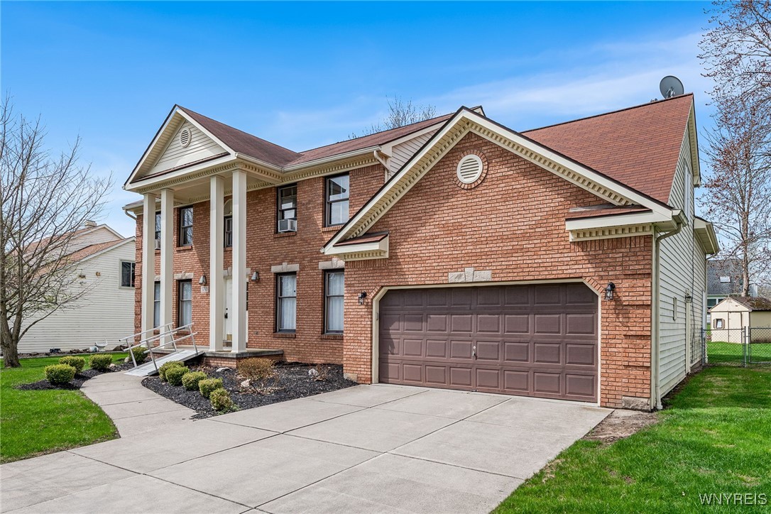 5790 Kippen Drive, Clarence, New York image 1