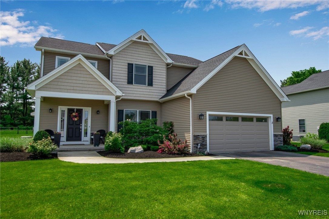 3 Golden Oak Lane, Orchard Park, New York image 1
