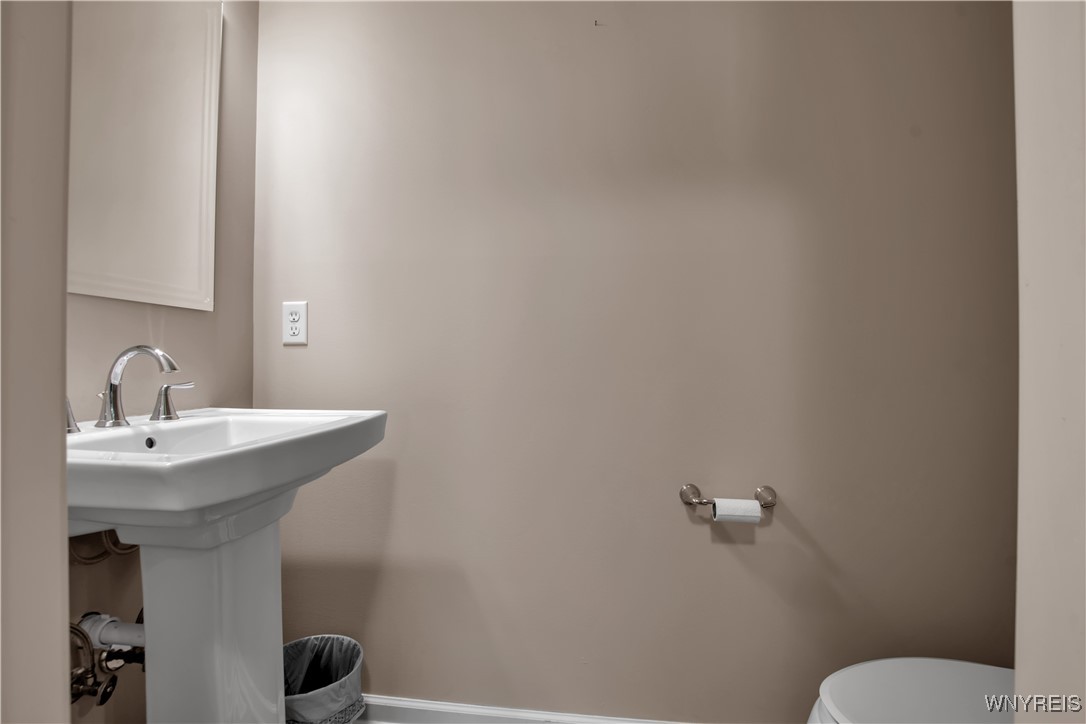 3 Golden Oak Lane, Orchard Park, New York image 12