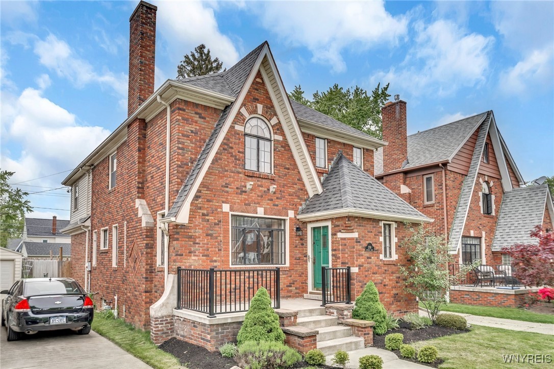 208 Louvaine Drive, Tonawanda, New York image 3