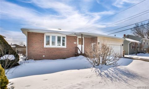 Homes For Sale - 7 East Toulon Drive Dr<br/> Cheektowaga, NY 14227