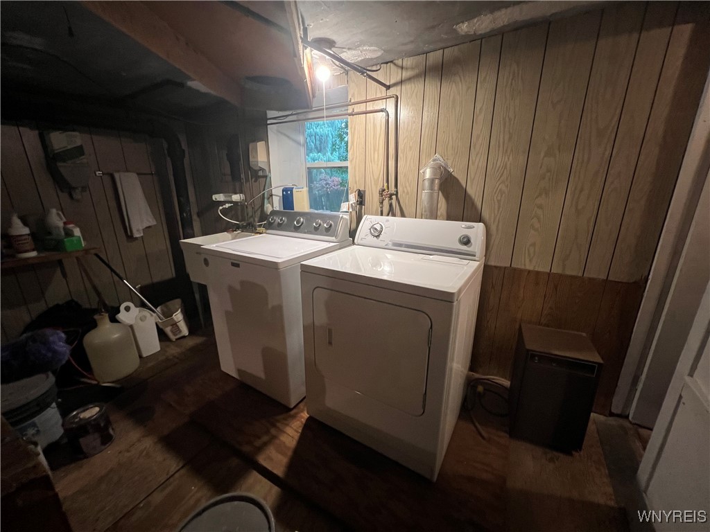 Gaines, New York 14411, United States, 4 Bedrooms Bedrooms, ,2 BathroomsBathrooms,Residential,Pending,187414