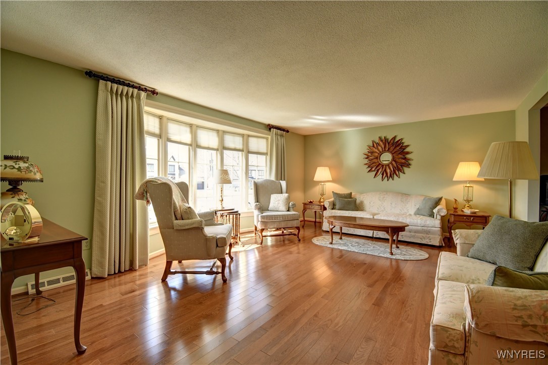 35 Schimwood Court, Amherst, New York image 6