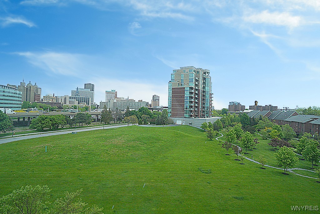 407 Admirals Walk Circle, Buffalo, New York image 4