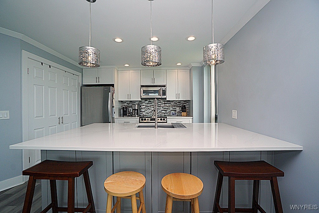 407 Admirals Walk Circle, Buffalo, New York image 10
