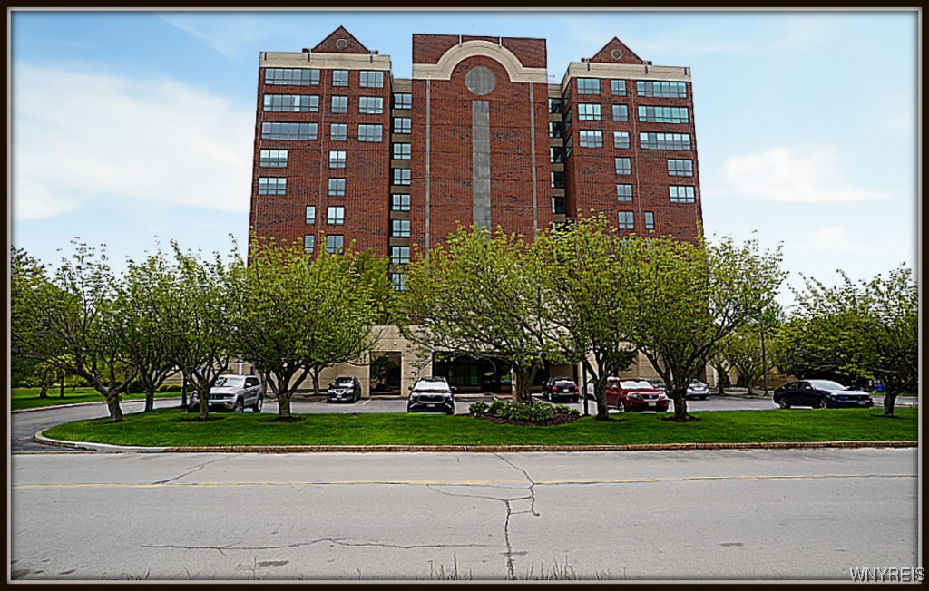 407 Admirals Walk Circle, Buffalo, New York image 1