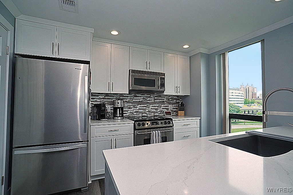 407 Admirals Walk Circle, Buffalo, New York image 11