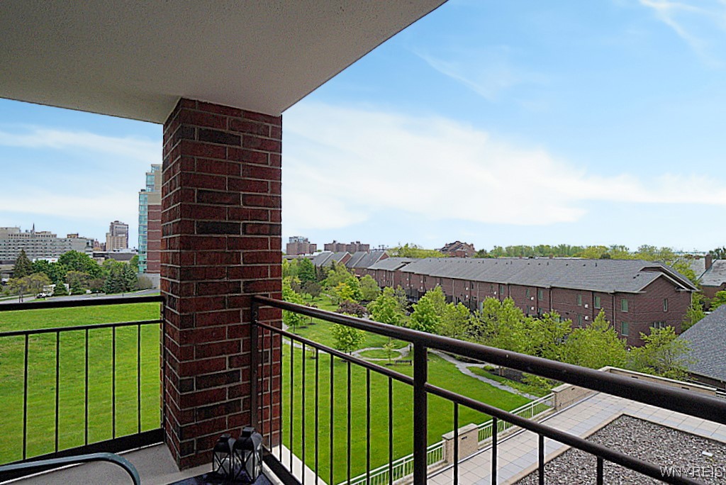 407 Admirals Walk Circle, Buffalo, New York image 27
