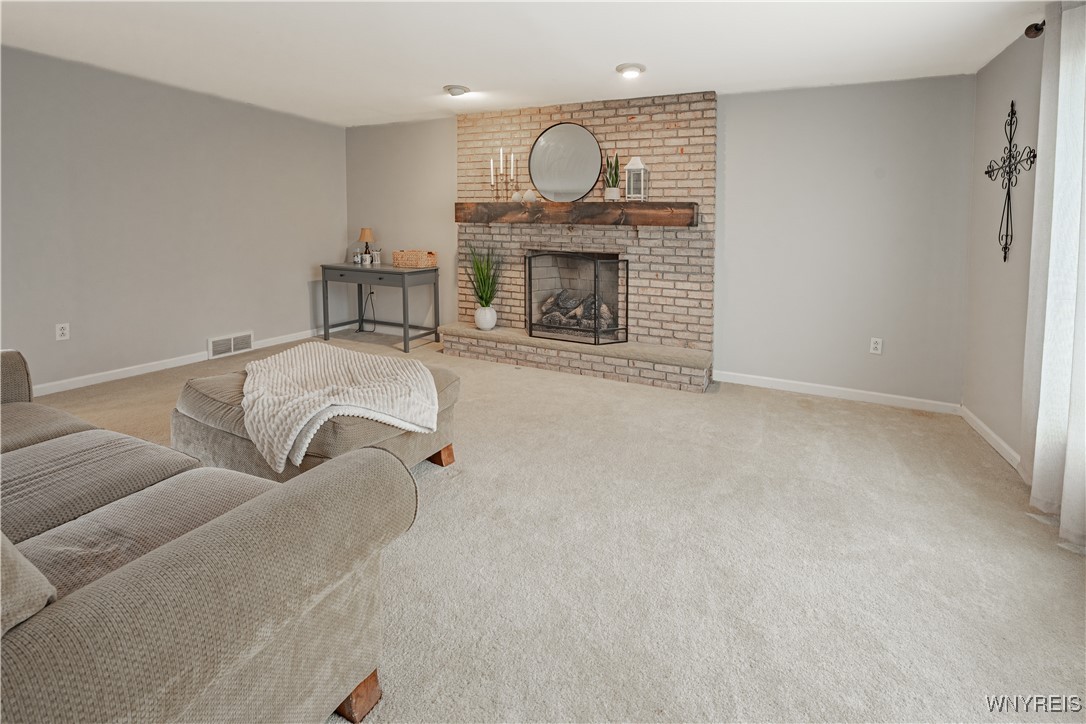 107 Valley Brook Lane, Amherst, New York image 8