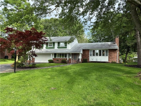 Photo of 5287 Willow Lake Court, Clarence, NY 14031 (MLS # B1687717)