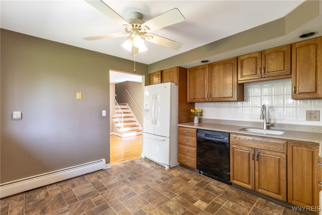 24 Glenbourne Court, Amherst, New York image 13