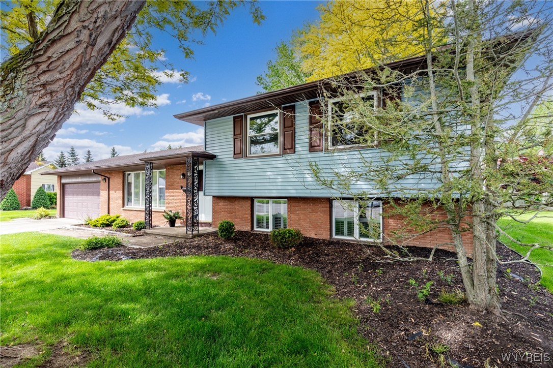 24 Glenbourne Court, Amherst, New York image 2