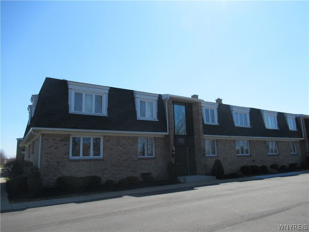 Photo of 1439 N Forest Road #1, Amherst, NY 14221 (MLS # B1669288)