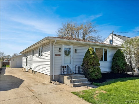 Homes For Sale - 874 Beach Road<br/> Cheektowaga, NY 14225