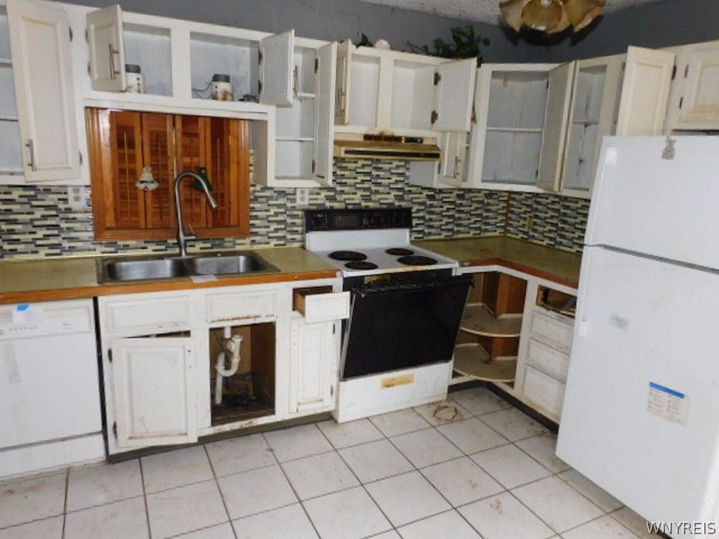 Photo of 1561 Tuscarora Road, Niagara, NY 14304 (MLS # B1667620)