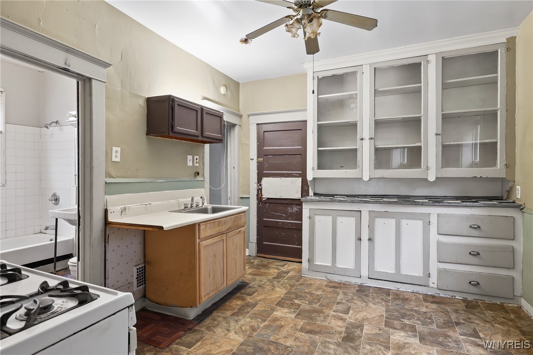 2077 Niagara Street, Buffalo, New York image 11