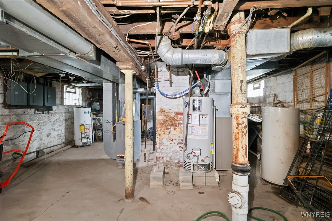 2077 Niagara Street, Buffalo, New York image 32