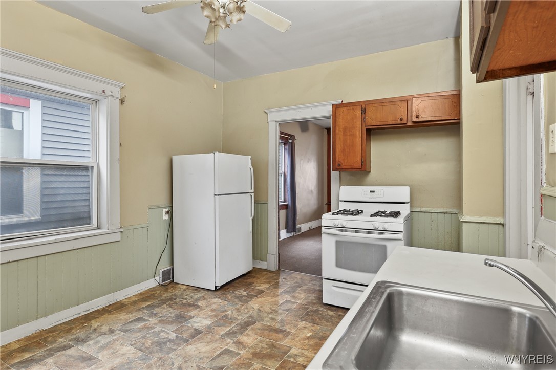 2077 Niagara Street, Buffalo, New York image 12