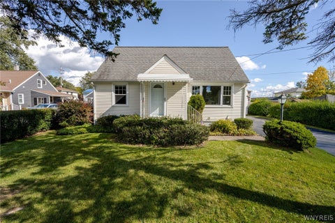 Homes For Sale - 125 Broezel Avenue<br/> Lancaster, NY 14086