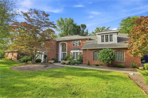Photo of 14 Stratford Court, Amherst, NY 14051 (MLS # B1714514)