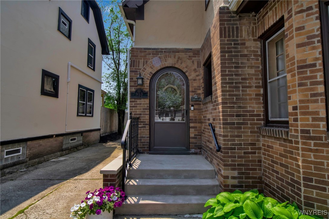 313 Parkwood Avenue, Tonawanda, New York image 2