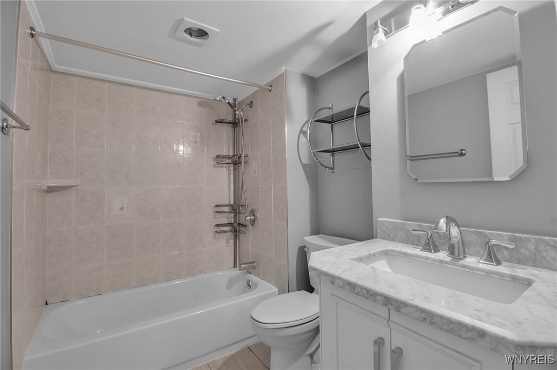 5 #B Southcreek Court #B, Amherst, New York image 17