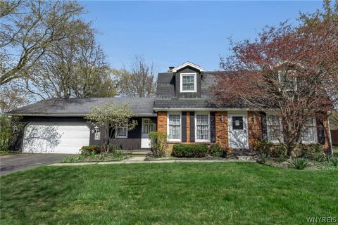 Homes For Sale - 5 Burning Bush Way<br/> Orchard Park, NY 14127
