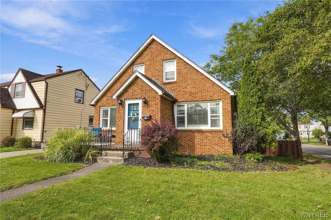44 Marquette Avenue