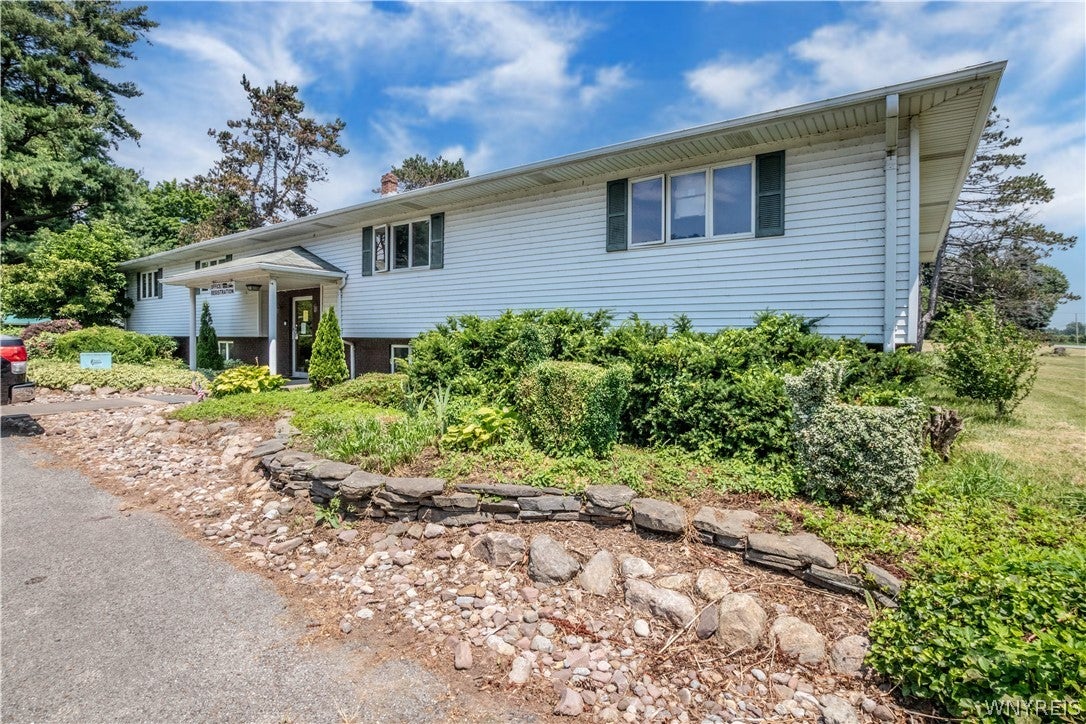 6419 Lake Road