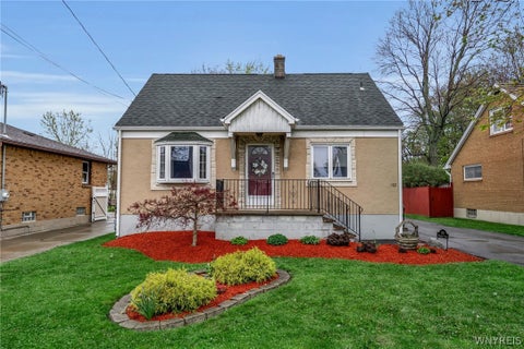 Homes For Sale - 102 Hemenway Road<br/> Cheektowaga, NY 14225
