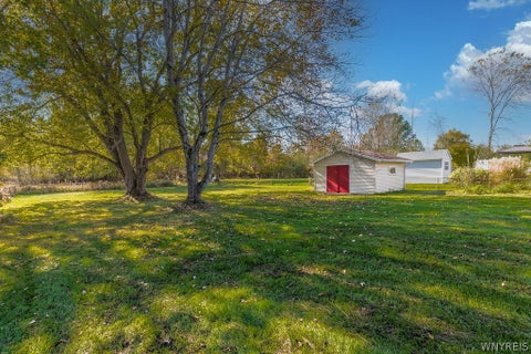 Tiny photo for 2960 Love Road, Grand Island, NY 14072 (MLS # B1722227)