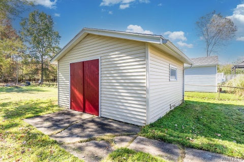 Tiny photo for 2960 Love Road, Grand Island, NY 14072 (MLS # B1722227)